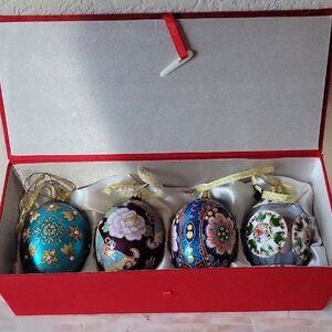 Joan Rivers Elegant Holiday Ornament Set (4) with Gold Accents